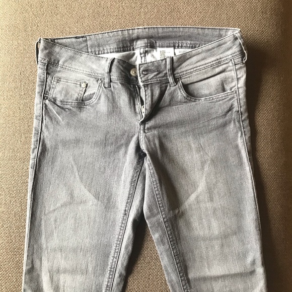 H&M Grey Skinny Low Waist Jeans, Size 28 - Picture 4 of 5